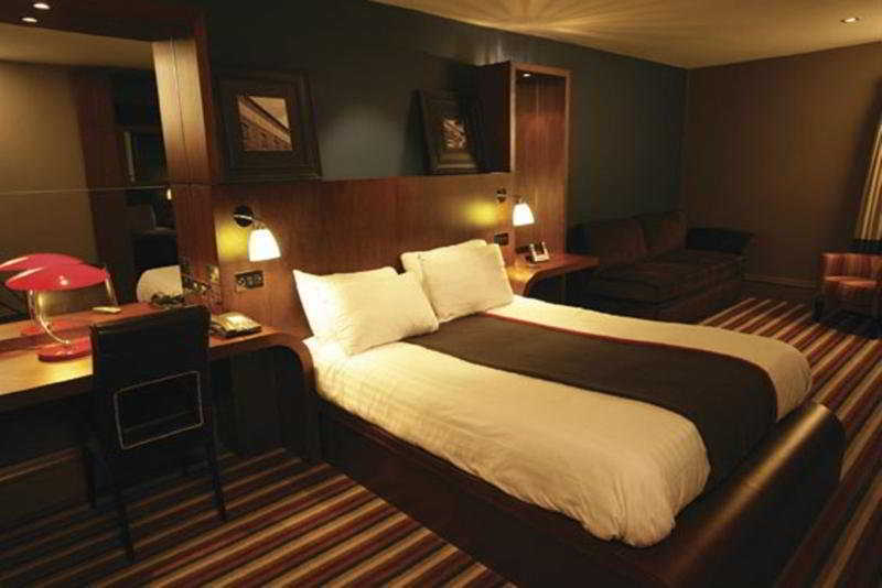 Hotel Village Hull 4*